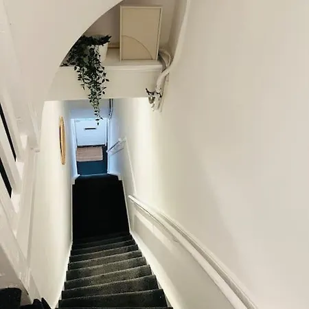 M Adam Iii Apartment *